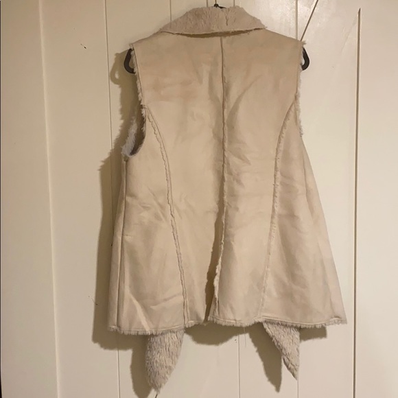 Vest - Picture 2 of 2